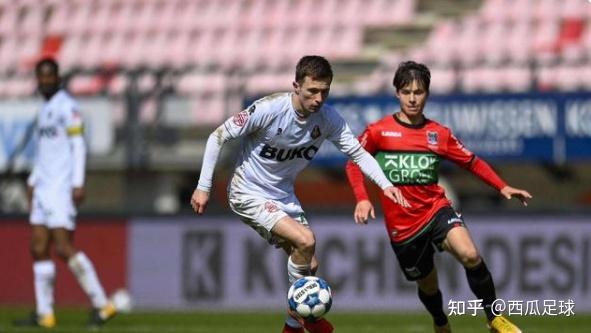 同时他不断 同时他不断